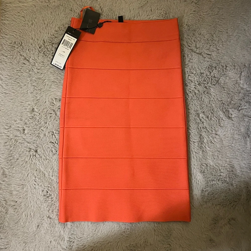 BCBG MAXAZRIA “Alexa” Pencil skirt extra small color nectar - Picture 2 of 4
